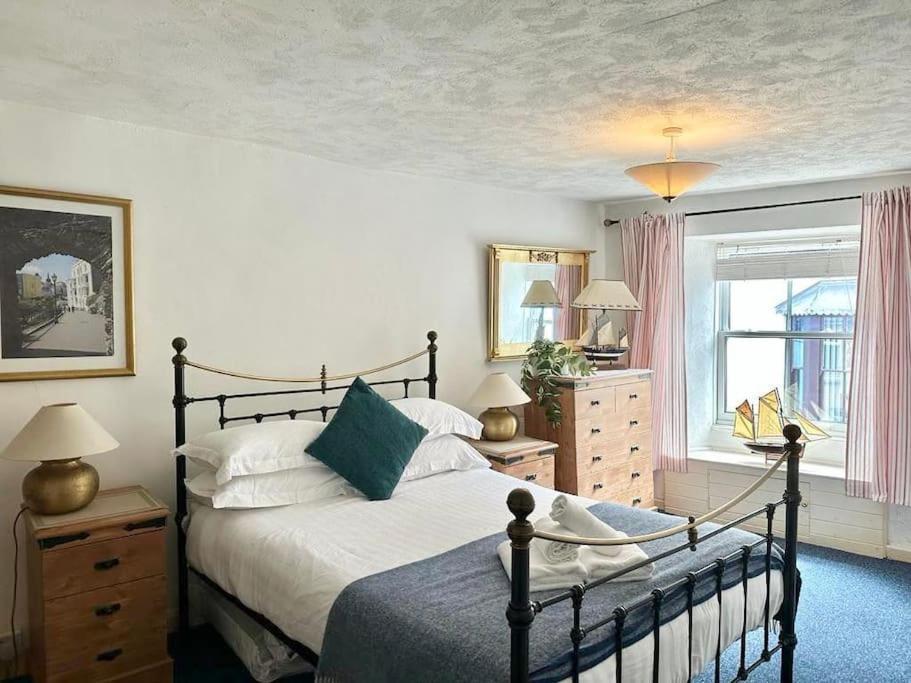 Ship Cottage Tenby Beach 50M Εξωτερικό φωτογραφία