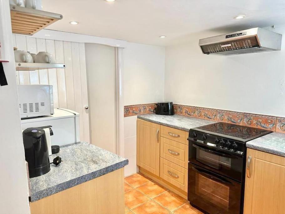 Ship Cottage Tenby Beach 50M Εξωτερικό φωτογραφία