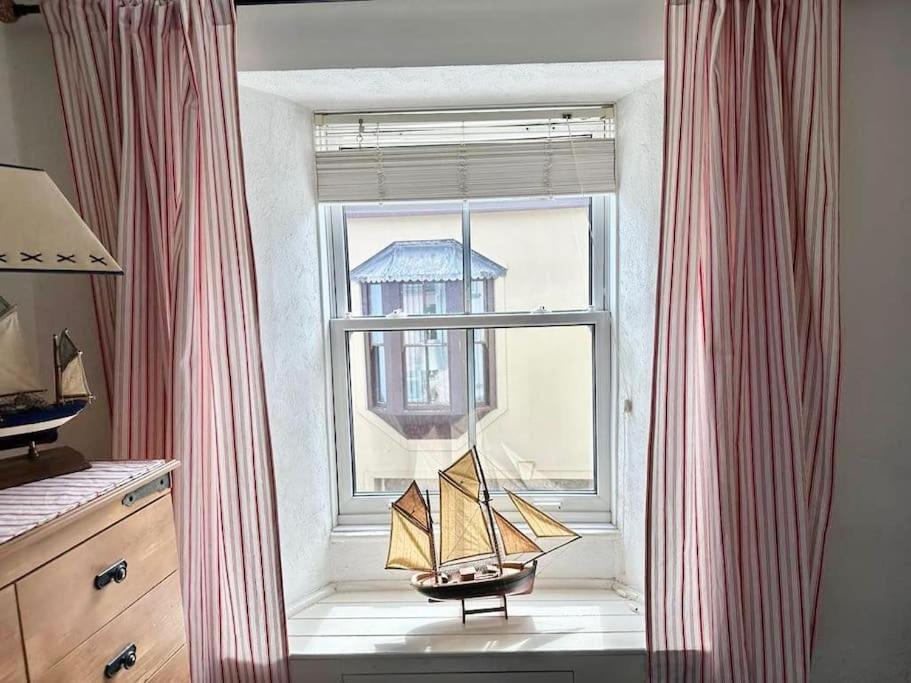 Ship Cottage Tenby Beach 50M Εξωτερικό φωτογραφία